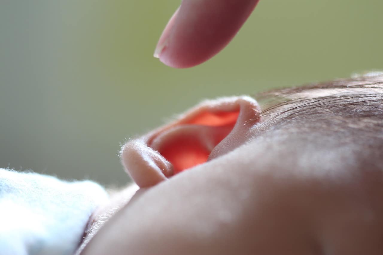 Le lobe de l’oreille : pourquoi y-a-t-il un bouton et comment le soigner ?